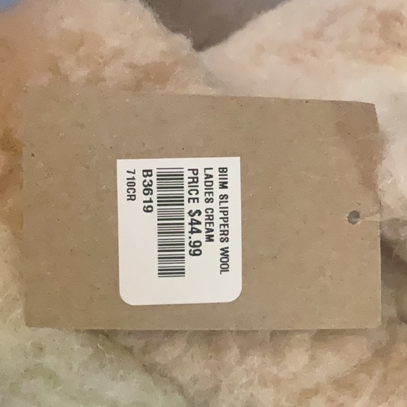 2 Set ~ Sheep by the Sea Slippers - 100% Wool ~ Unisex - Picture 6 of 8